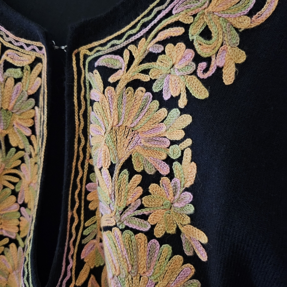 Embroidered Poncho Black Boho Fringe Hem Oversized Festival Top Bohemian Artsy - Picture 8 of 14
